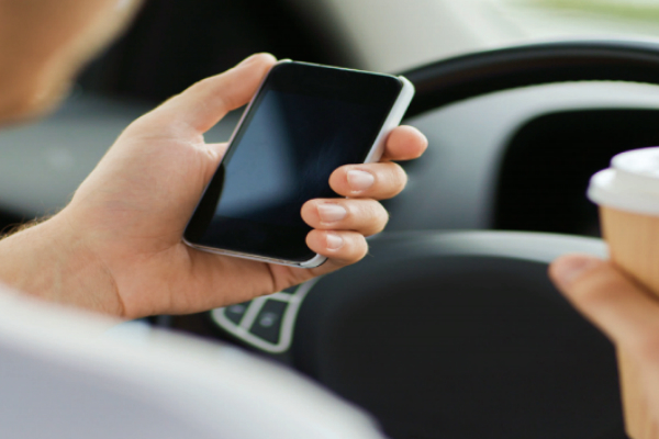 Arizona Bans Cell Phone Use While Driving